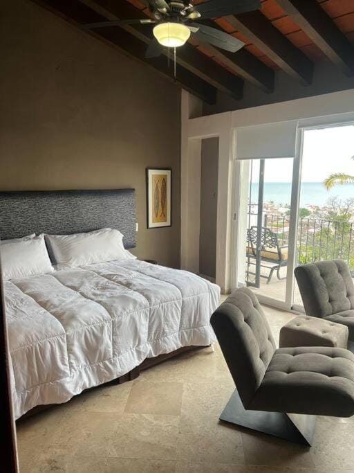 Casa Ecuador, gorgeous ocean views! House in Puerto Vallarta