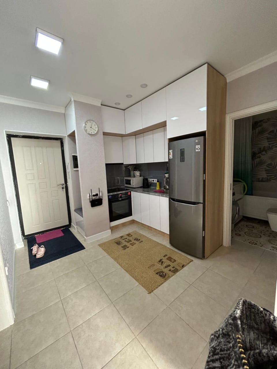 Апартамент ЖК Молодежный Apartment in Almaty