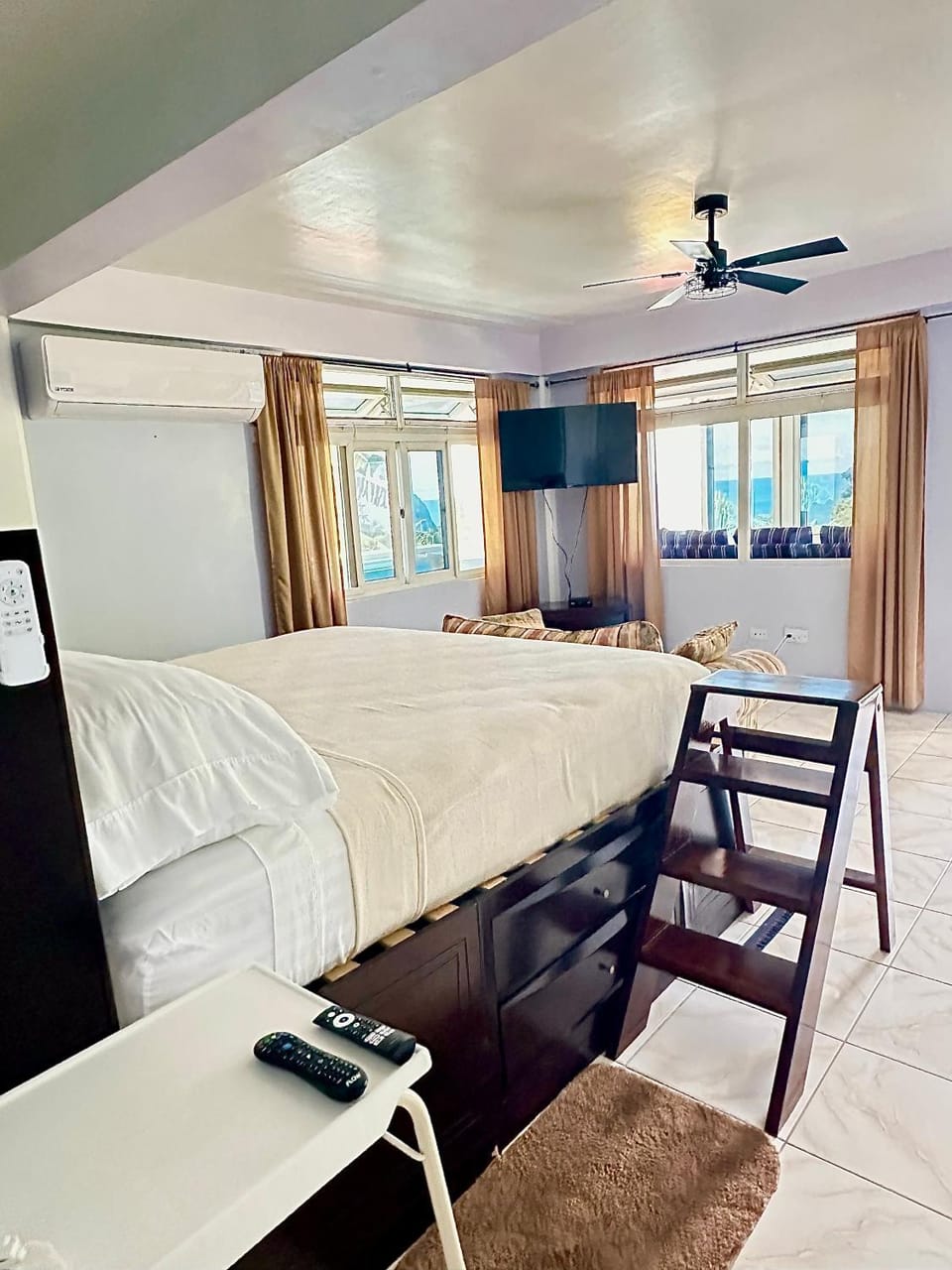 The Big Blue Condo Apartment in Dominica
