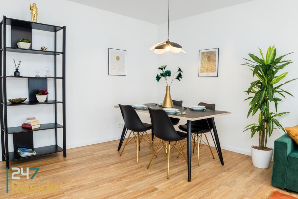 TV and multimedia, Living room, Photo of the whole room, Seating area, Dining area, Evening entertainment, Evening entertainment, Entertainment, Entertainment, Breakfast, Lunch, Dinner, Family, Family, Quiet street view, internet, internet