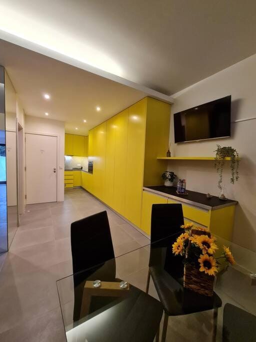 TV and multimedia, Kitchen or kitchenette