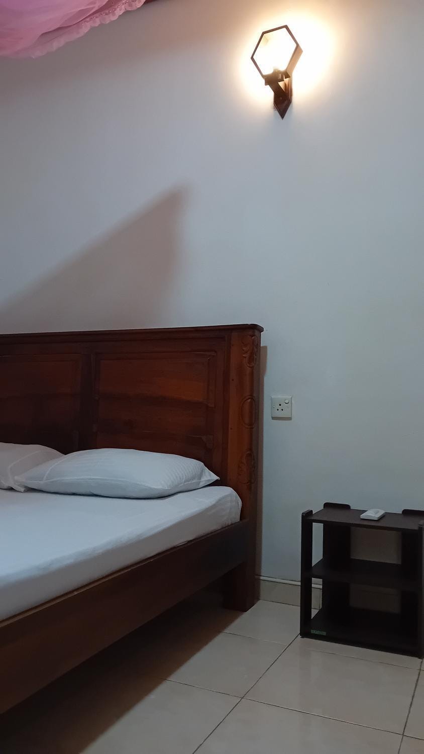 W/K-A/C Apartment in Southern Province