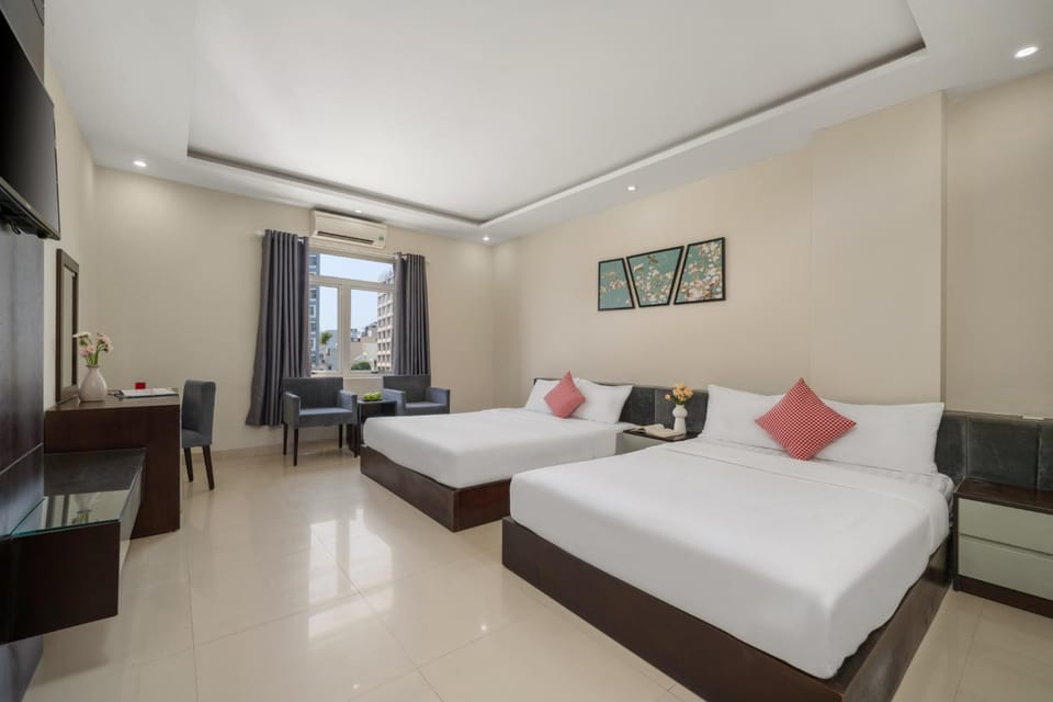 Photo of the whole room, Quiet street view