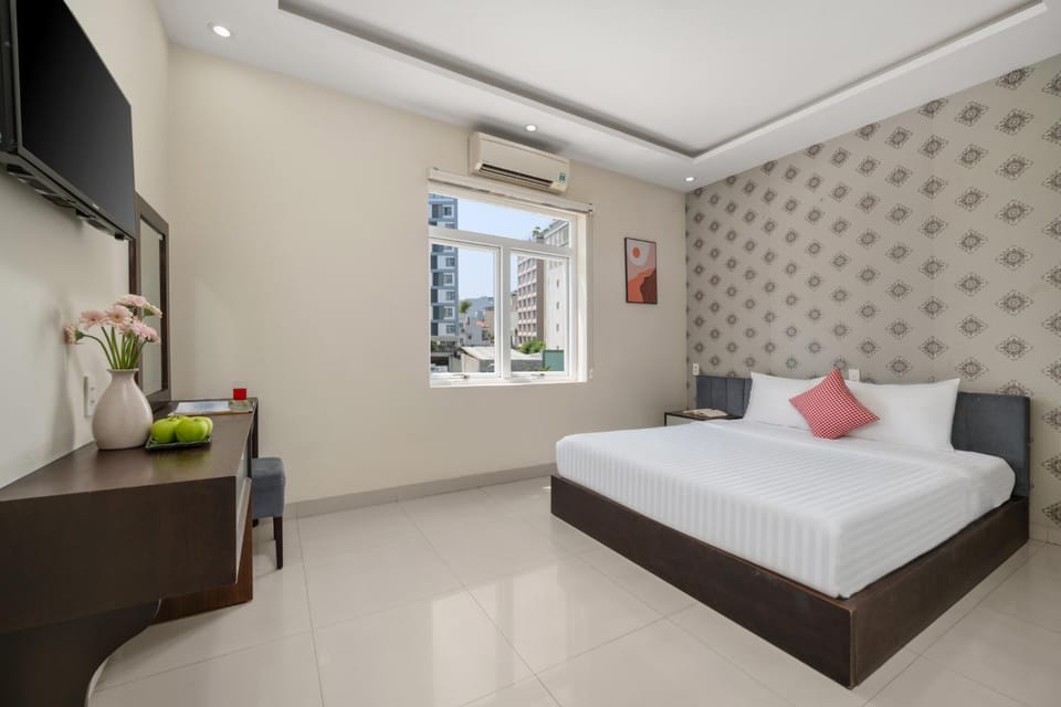Bed, View (from property/room), Photo of the whole room, Bedroom