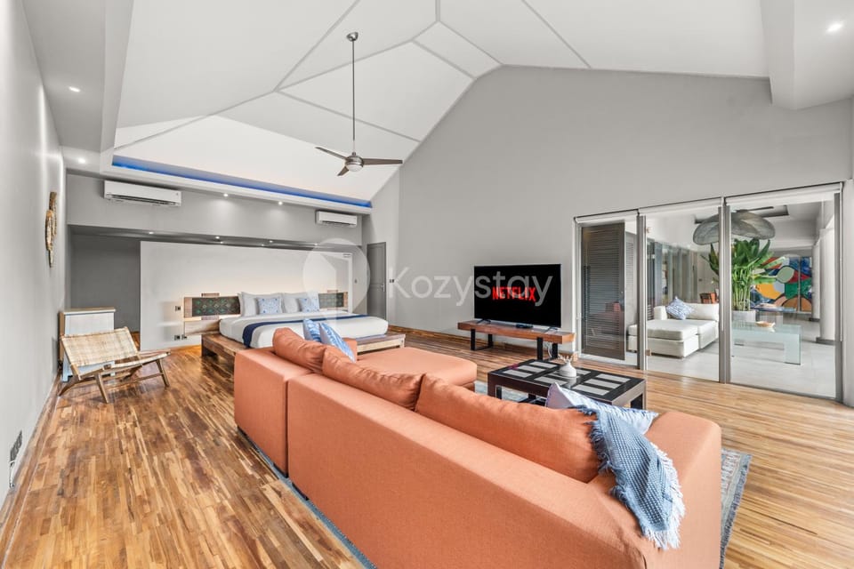 Communal lounge/ TV room, Bedroom