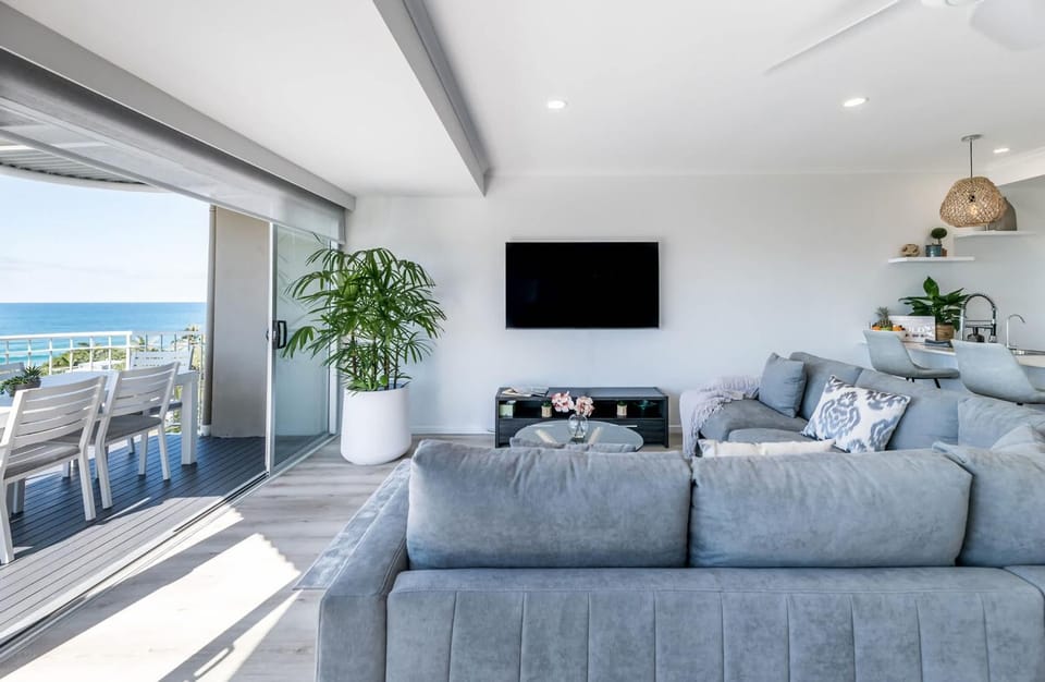 10 Andari Sunshine Beach Beachside Luxury Home House in Noosa Heads