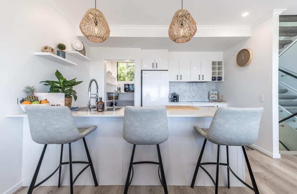10 Andari Sunshine Beach Beachside Luxury Home House in Noosa Heads