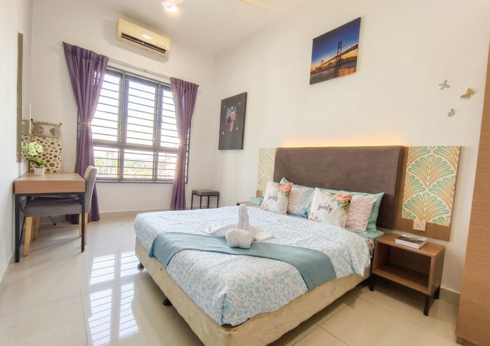Bed, Bedroom, towels, air conditioner