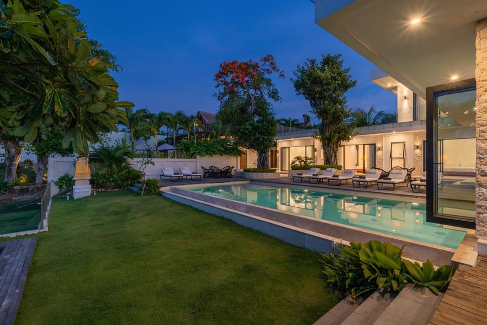 Villa Namaskar - Iconic 5BR Cliff Top Villa - 180° Ocean View Villa in Bali