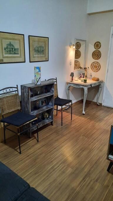 Apartamento no coração da Lapa. Apartment in Santa Teresa