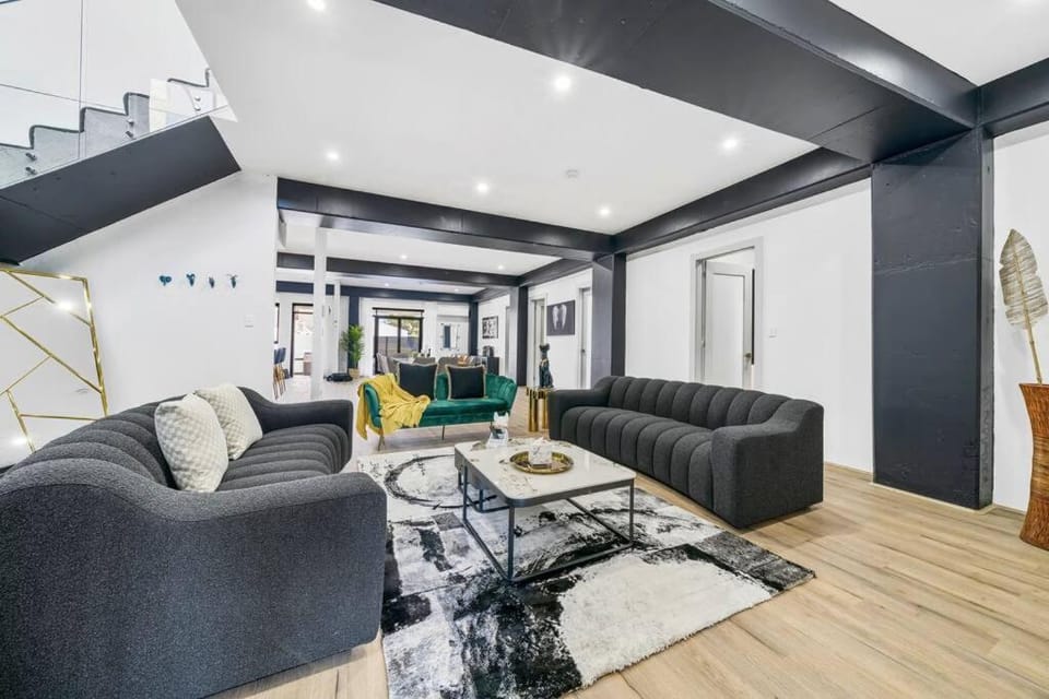 King’s Deluxe in Newtown Apartment in Sydney