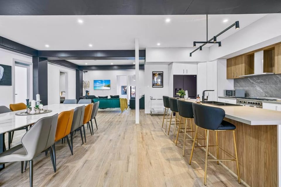 King’s Deluxe in Newtown Apartment in Sydney