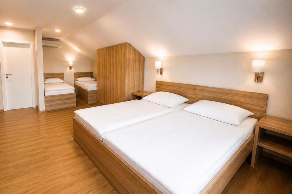 Stara lipa Tašner Rooms with Free Parking & Kitchen & Garage Bed and Breakfast in Slovenia