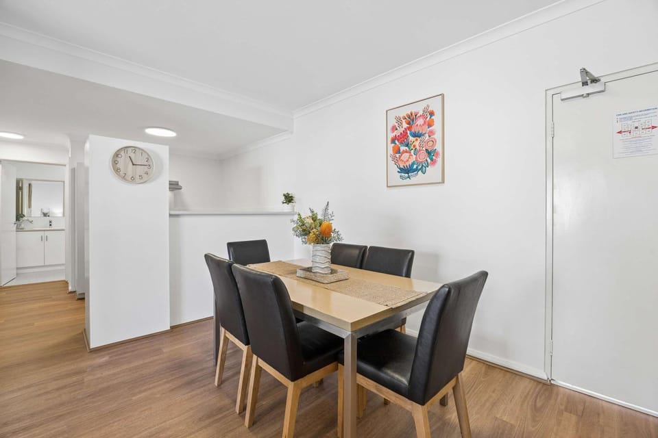 Urban Serenity 2 Bedroom Apt with Stunning Views Apartment in Perth