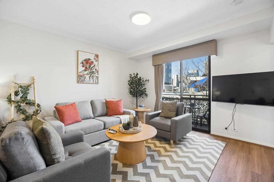 Urban Serenity 2 Bedroom Apt with Stunning Views Apartment in Perth