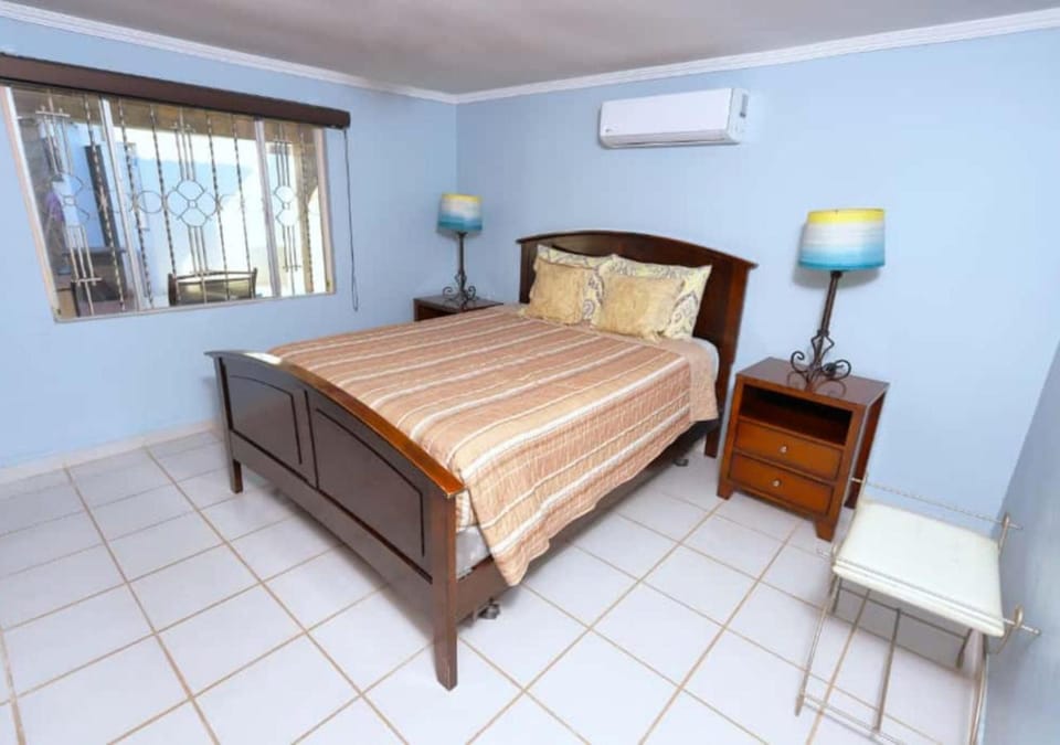 Bed, Bedroom, air conditioner