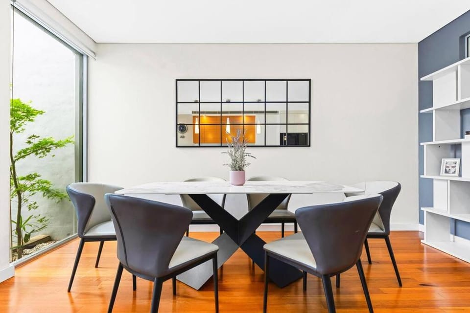 Convenient 4BR with Private Pool close to Airport House in Sydney