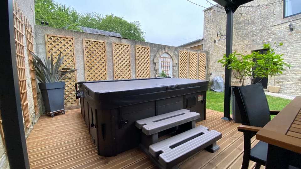 Gîte avec jacuzzi proche de Bayeux House in Normandy