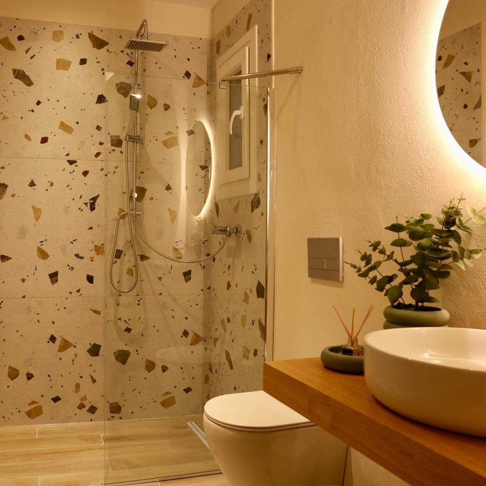 Shower, Toilet, Bathroom