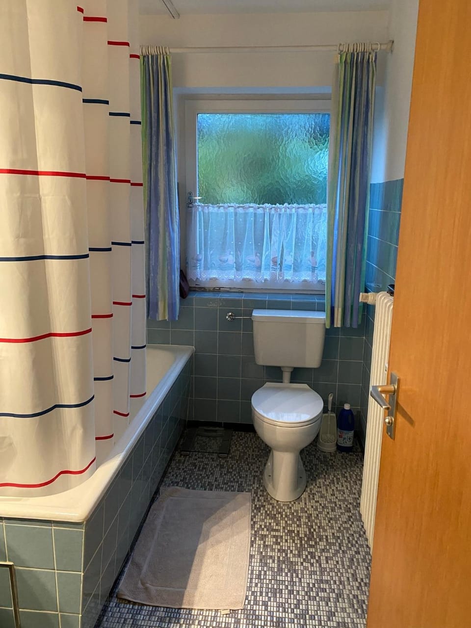 Bathroom, Living room