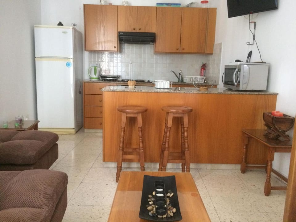 Kitchen or kitchenette, Living room