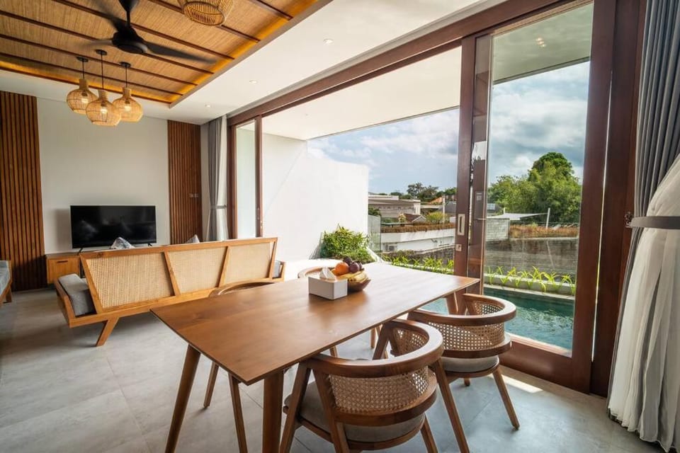Villa Ten Tranquil Ricefield view: 2BR in Canggu Villa in North Kuta