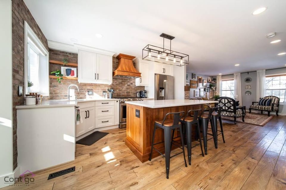 Kitchen or kitchenette, Seating area, Dining area, dishwasher, minibar