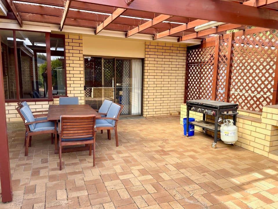 Lacey's Holiday House House in Kingscote