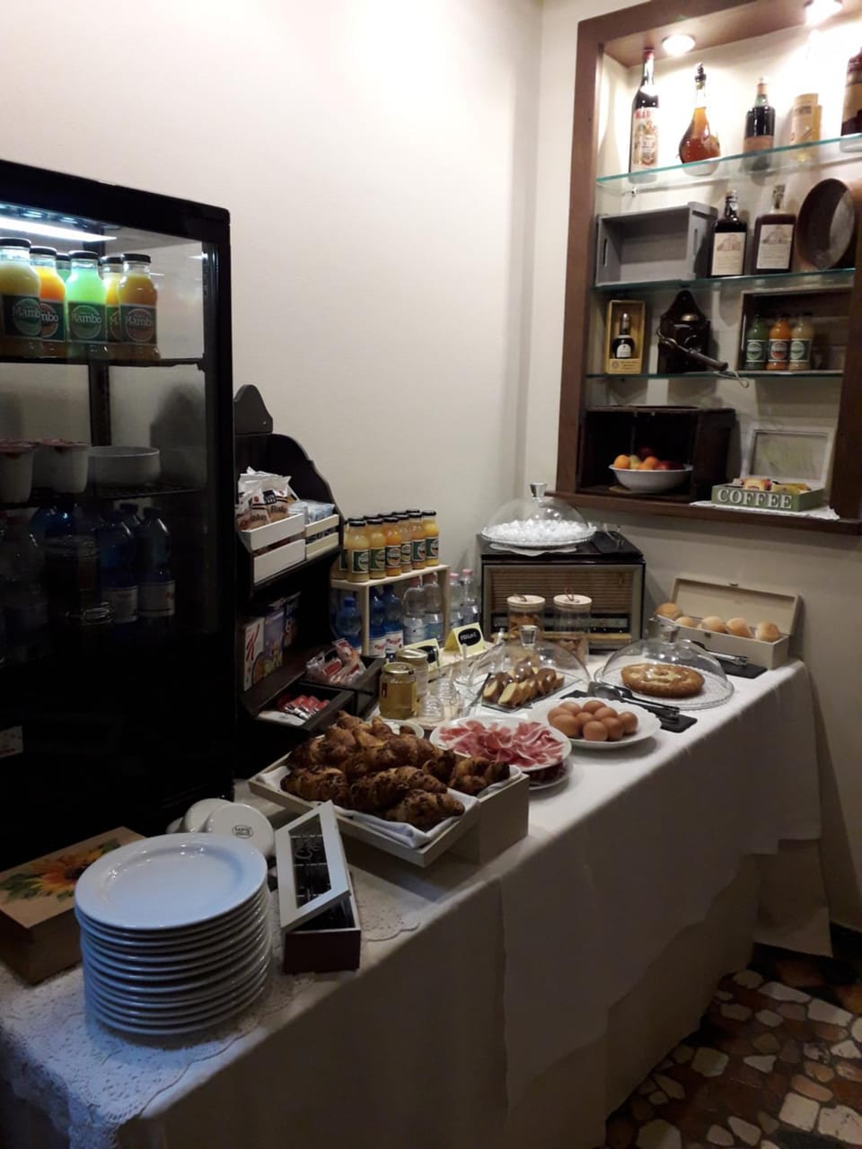Breakfast, Buffet breakfast, Italian breakfast