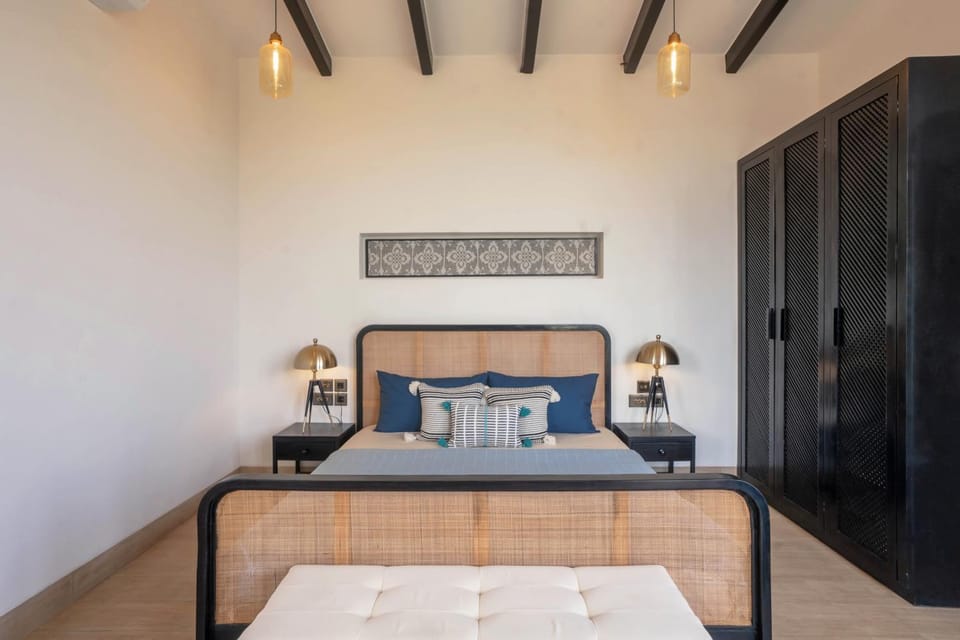 Photo of the whole room, Bedroom