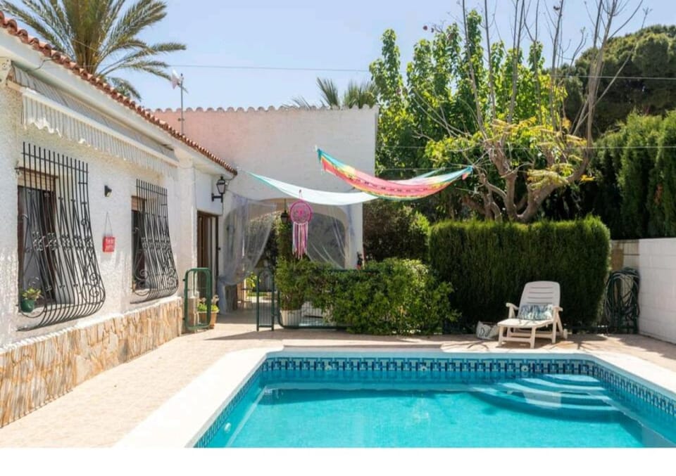 Chez Moi White Room Vacation rental in Alacantí