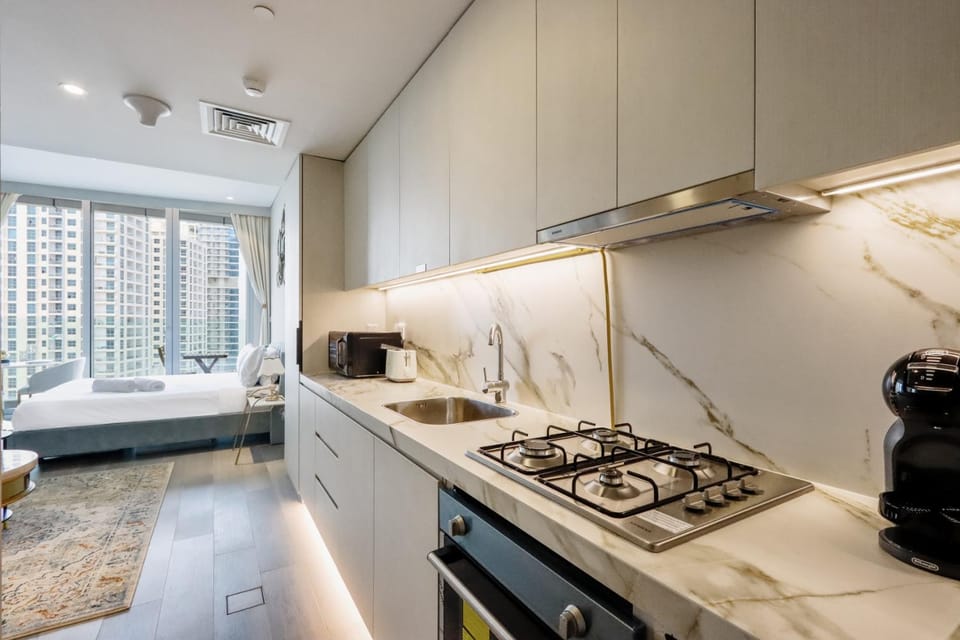 Bed, Kitchen or kitchenette