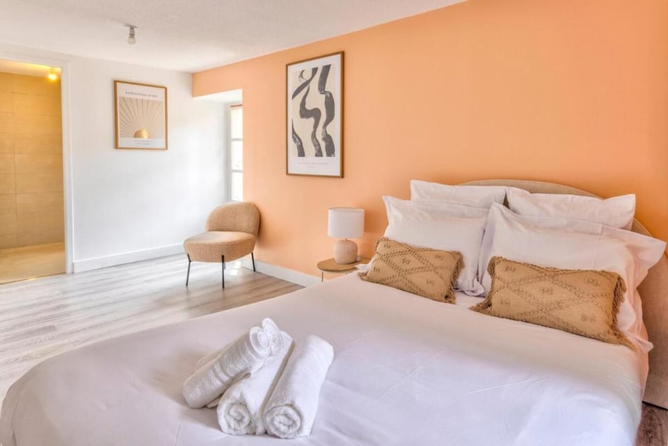 Bed, Bedroom