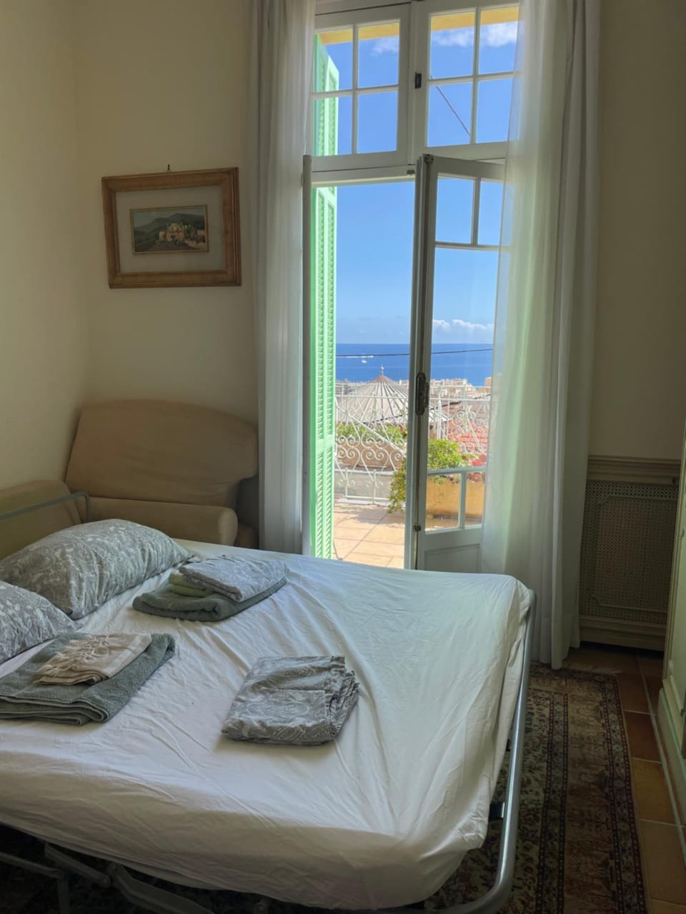 Terrace, panoramic view, quiet area Apartment in Menton