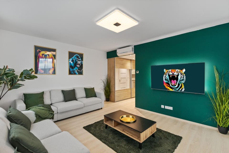 Communal lounge/ TV room, TV and multimedia, Living room, Seating area