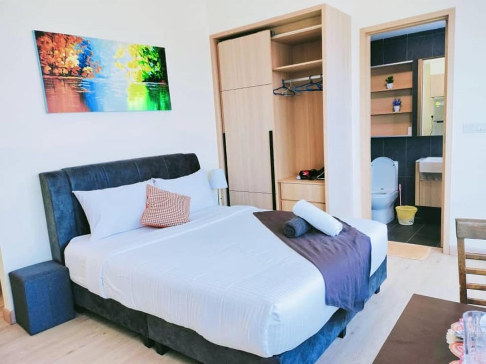 Bed, Kitchen or kitchenette, Photo of the whole room, Bedroom, wardrobe