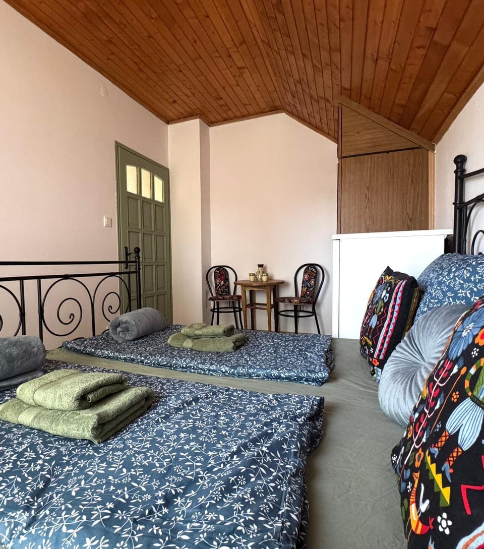 Living room, Photo of the whole room, Bedroom