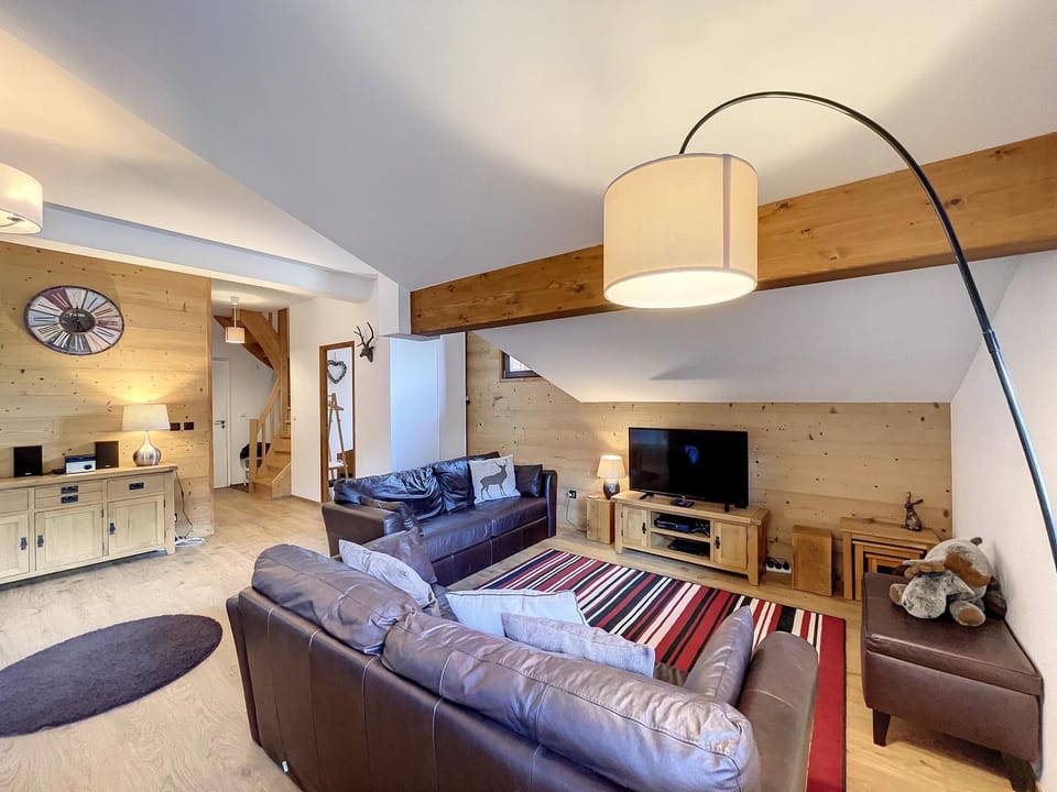 Communal lounge/ TV room, Living room