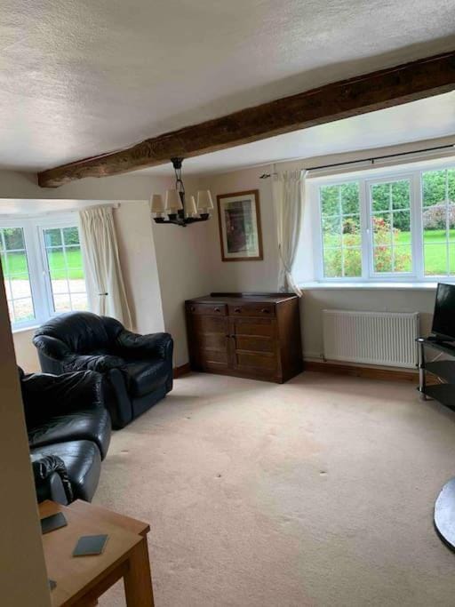 Gullers End Farm Cottage Apartment in Wychavon District