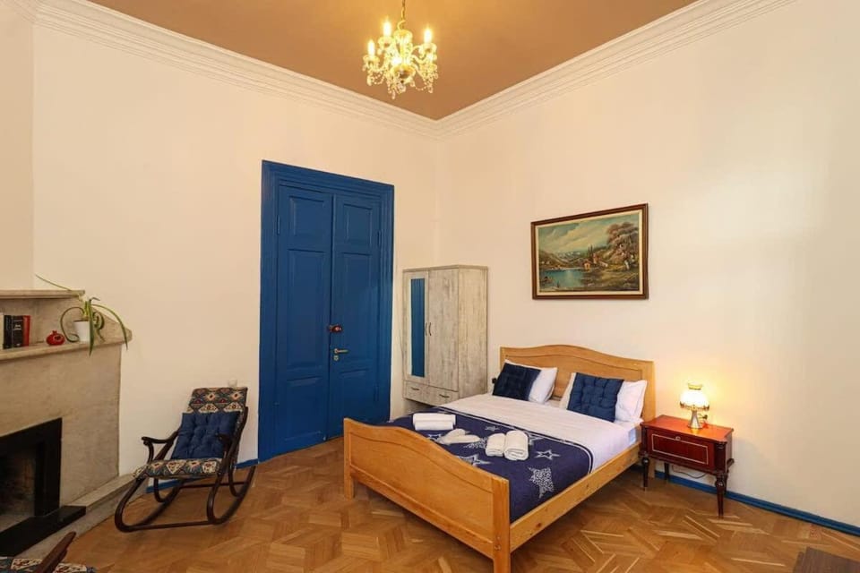 Modern Studio in Sololaki - By Wehost Apartment in Tbilisi, Georgia