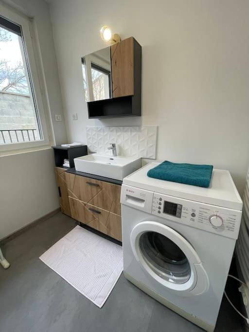 Appartement T3 avec jardin et véranda Apartment in Auvergne-Rhône-Alpes