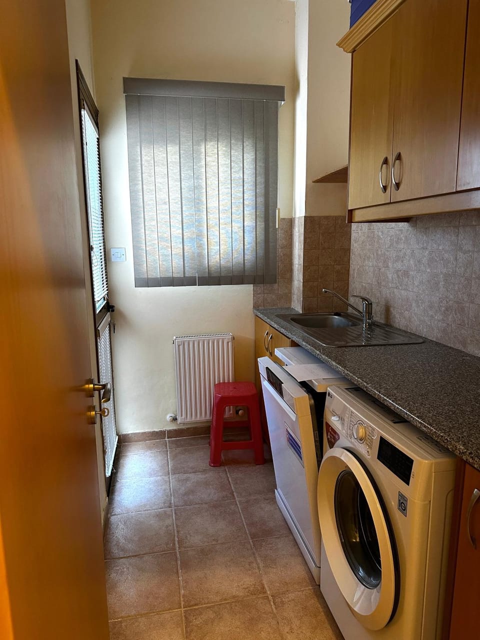 dishwasher, washing machine