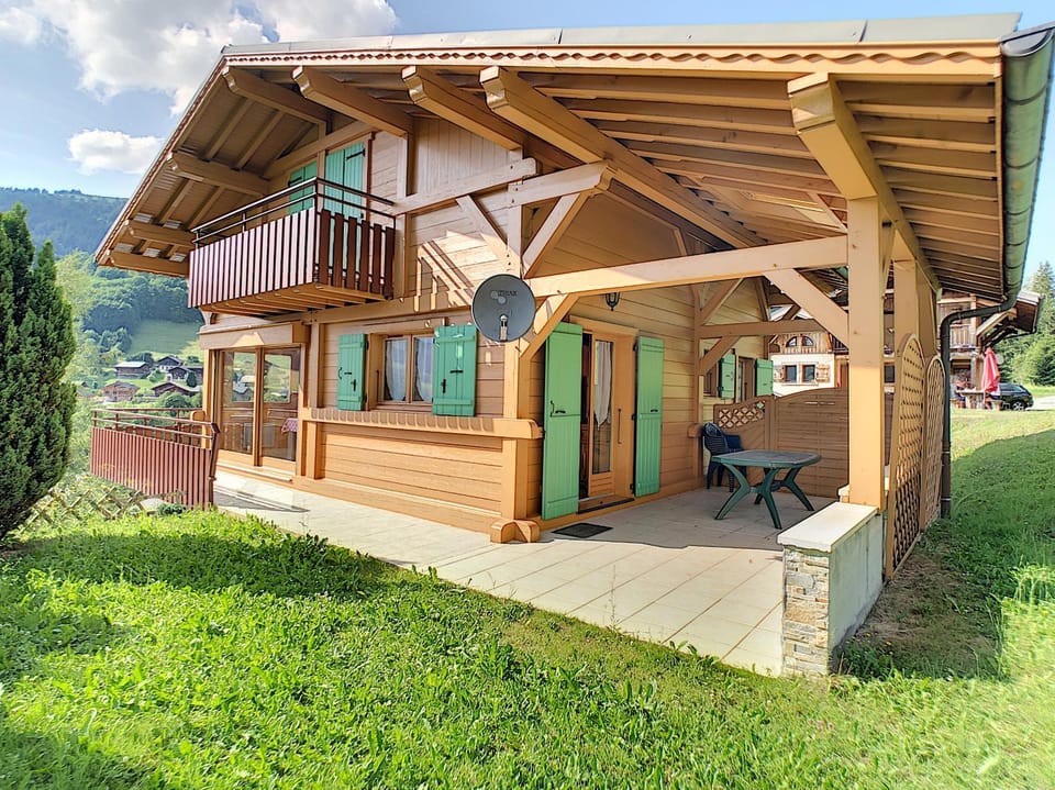 Property building, Facade/entrance, Off site