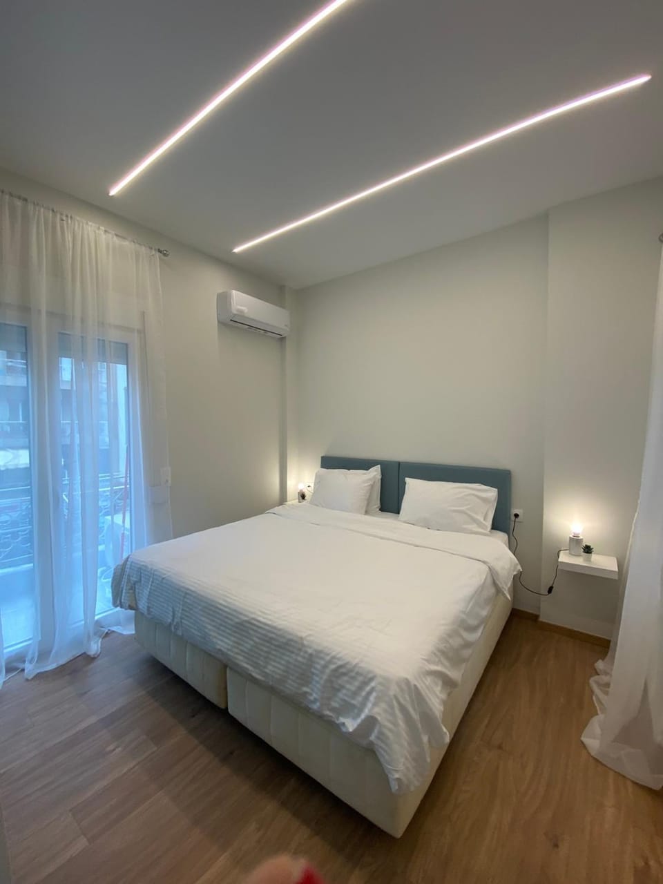Bed, Bedroom, air conditioner