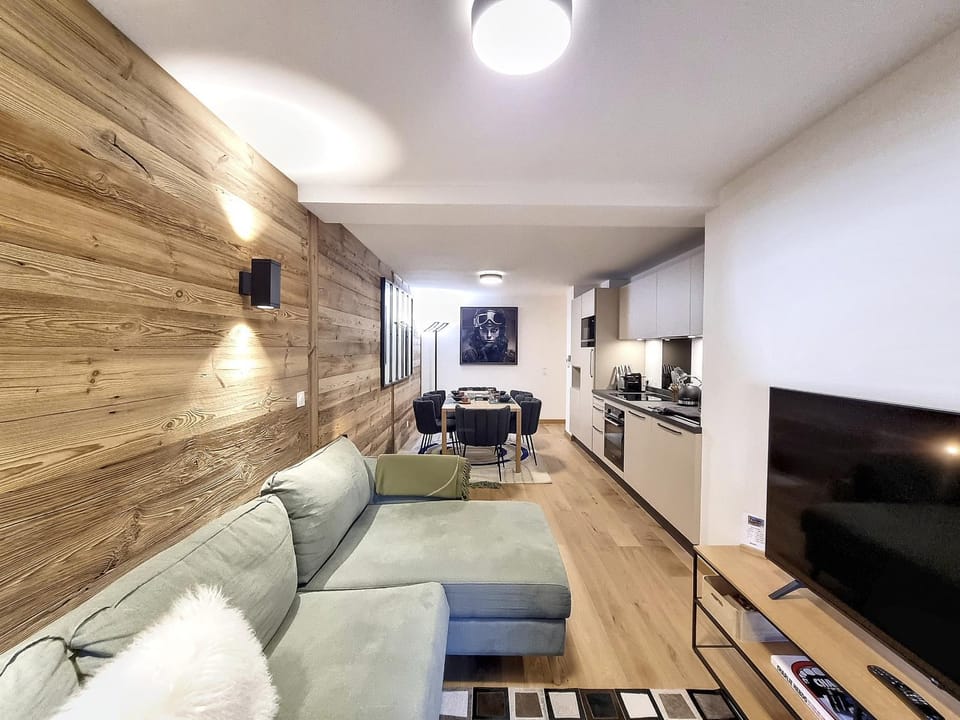 Communal lounge/ TV room, Living room