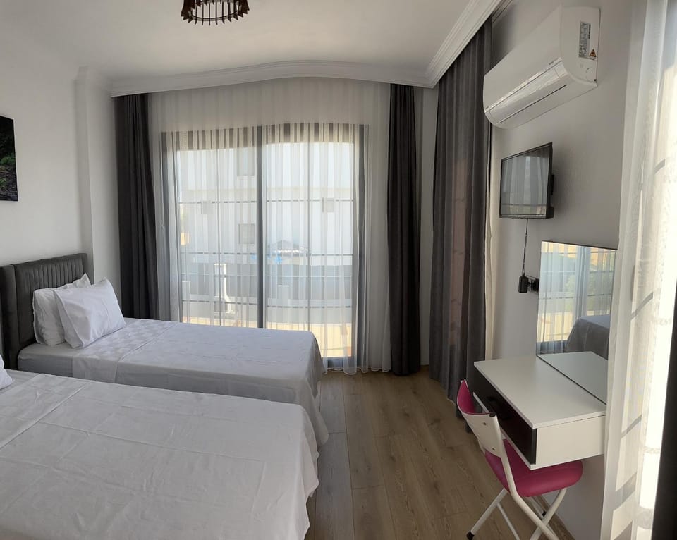Bed, TV and multimedia, Photo of the whole room, Bedroom, air conditioner