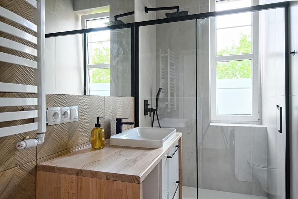 Shower, Bathroom
