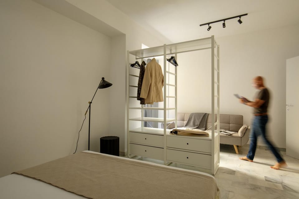 Bedroom, internet, internet, wardrobe, air conditioner, air conditioner