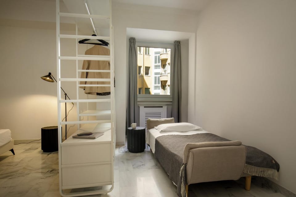 Bedroom, internet