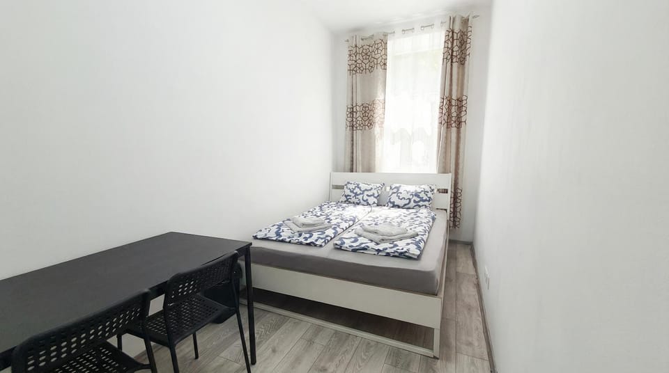 Bed, Photo of the whole room, Dining area, Bedroom